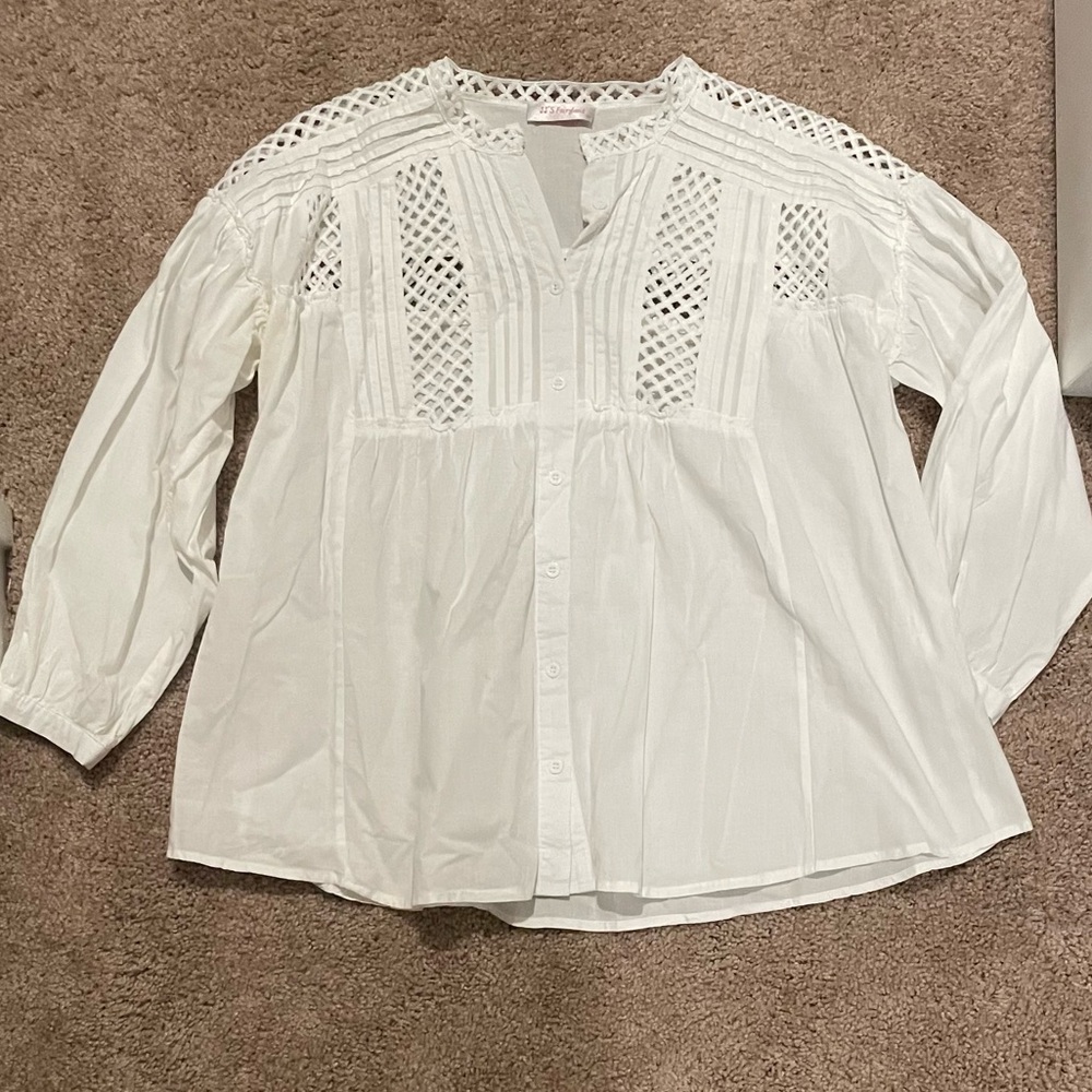 Elegant White Lace Women's Top (L)